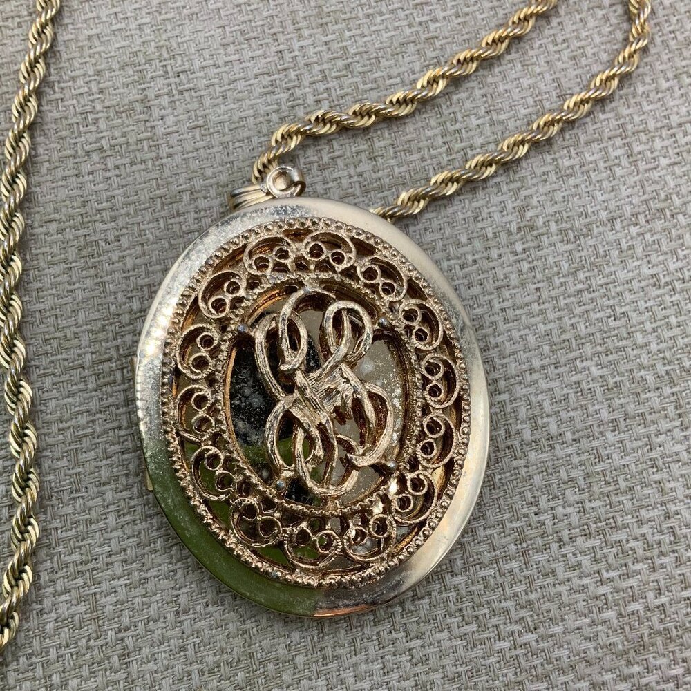 Sarah Coventry Vintage Monogram Filigree  Gold Tone Locket Chain Necklace